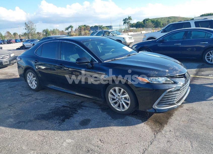 2024 Toyota Camry LE (VIN 4T1C11AK1RU202217) main photo