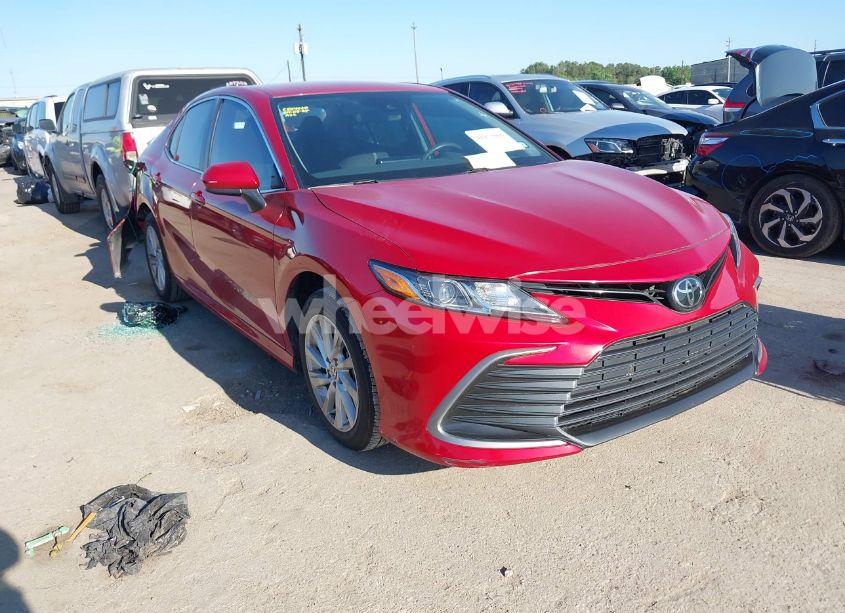 2024 Toyota Camry LE (VIN 4T1C11AK1RU207305) main photo