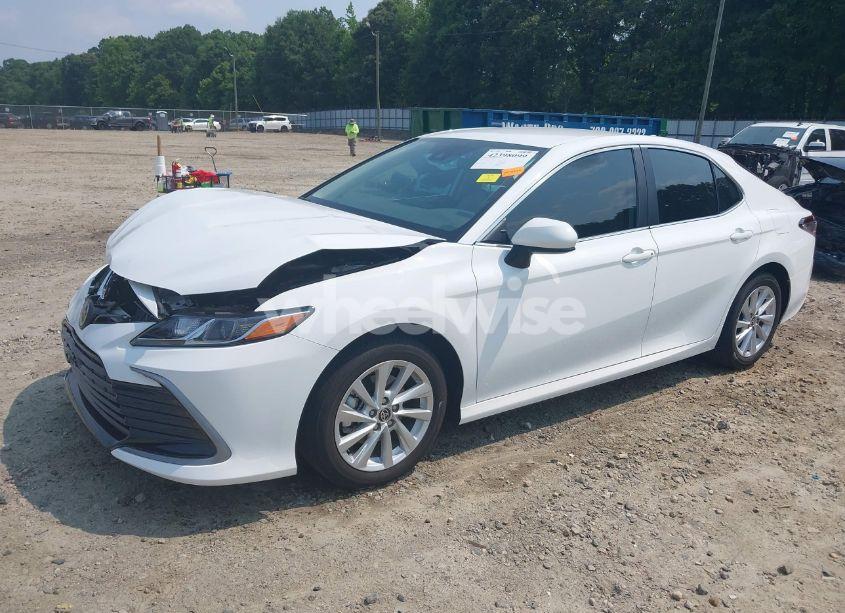 Photo 2 of 2024 Toyota Camry LE (VIN 4T1C11AK1RU879963)