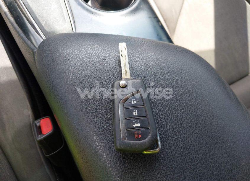 Photo 11 of 2020 Toyota Camry LE (VIN 4T1C11AK2LU306528)