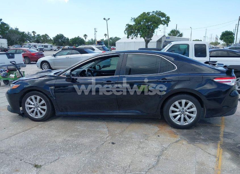 Photo 15 of 2020 Toyota Camry LE (VIN 4T1C11AK2LU306528)