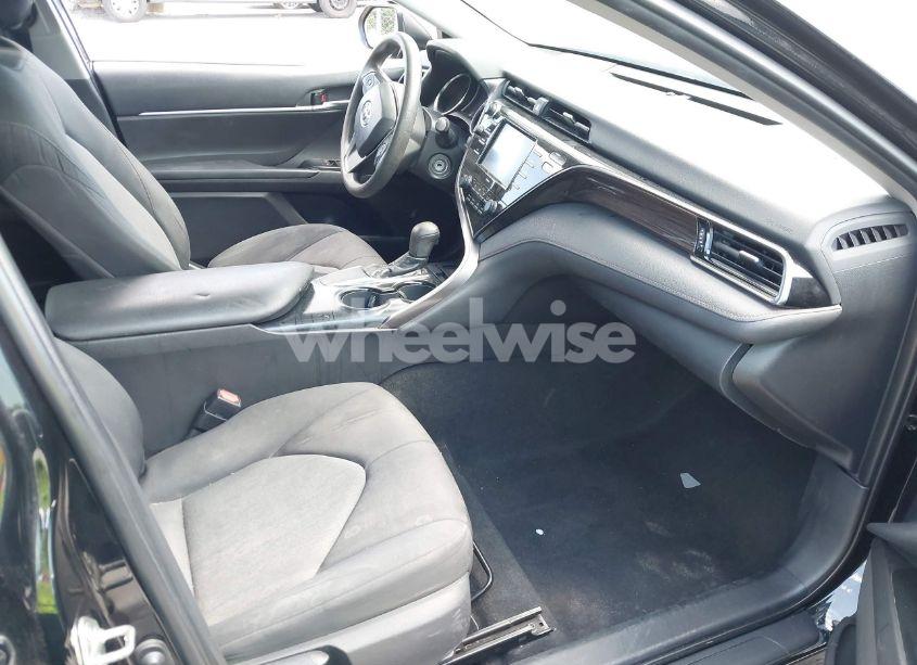 Photo 5 of 2020 Toyota Camry LE (VIN 4T1C11AK2LU306528)