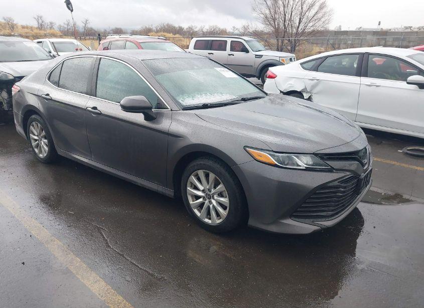 2020 Toyota Camry LE (VIN 4T1C11AK2LU397171) main photo