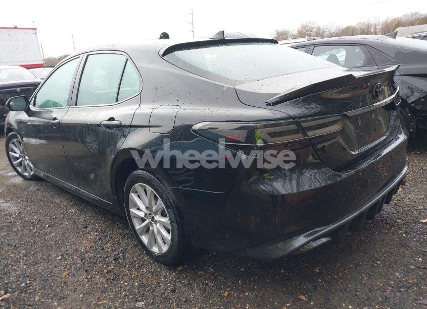 Photo 3 of 2020 Toyota Camry LE (VIN 4T1C11AK2LU869465)