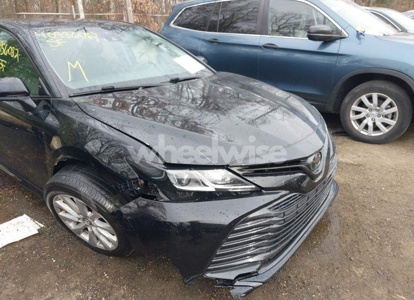 Photo 6 of 2020 Toyota Camry LE (VIN 4T1C11AK2LU869465)