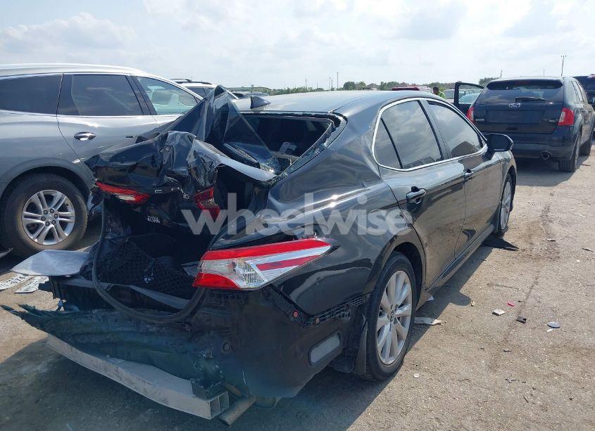 Photo 4 of 2020 Toyota Camry LE (VIN 4T1C11AK2LU873340)