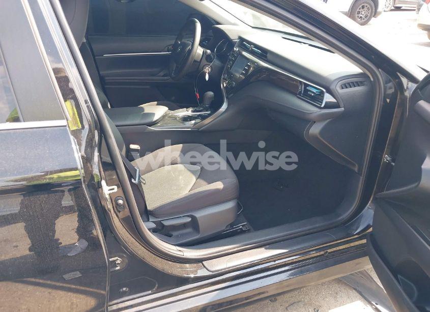 Photo 5 of 2020 Toyota Camry LE (VIN 4T1C11AK2LU873340)