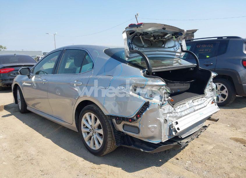 Photo 3 of 2020 Toyota Camry LE (VIN 4T1C11AK2LU931396)