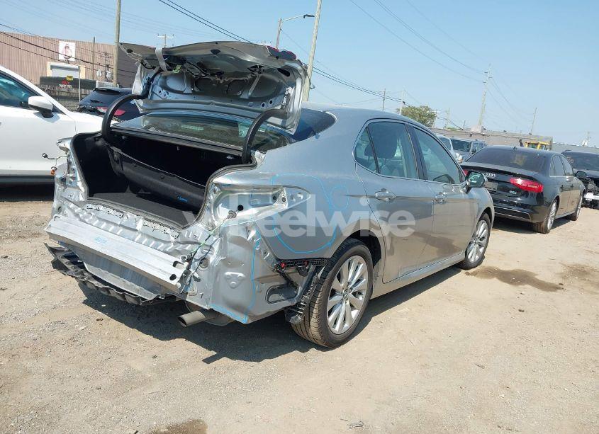 Photo 4 of 2020 Toyota Camry LE (VIN 4T1C11AK2LU931396)