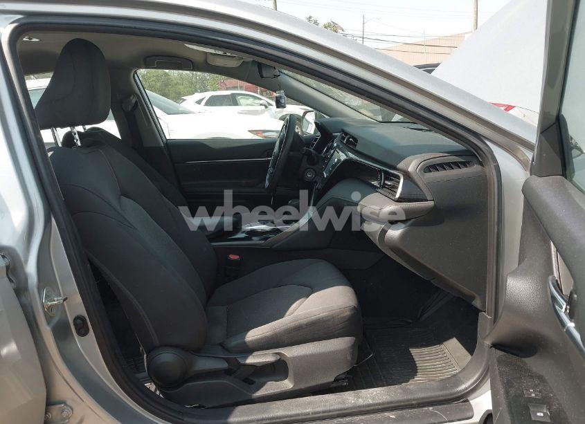 Photo 5 of 2020 Toyota Camry LE (VIN 4T1C11AK2LU931396)