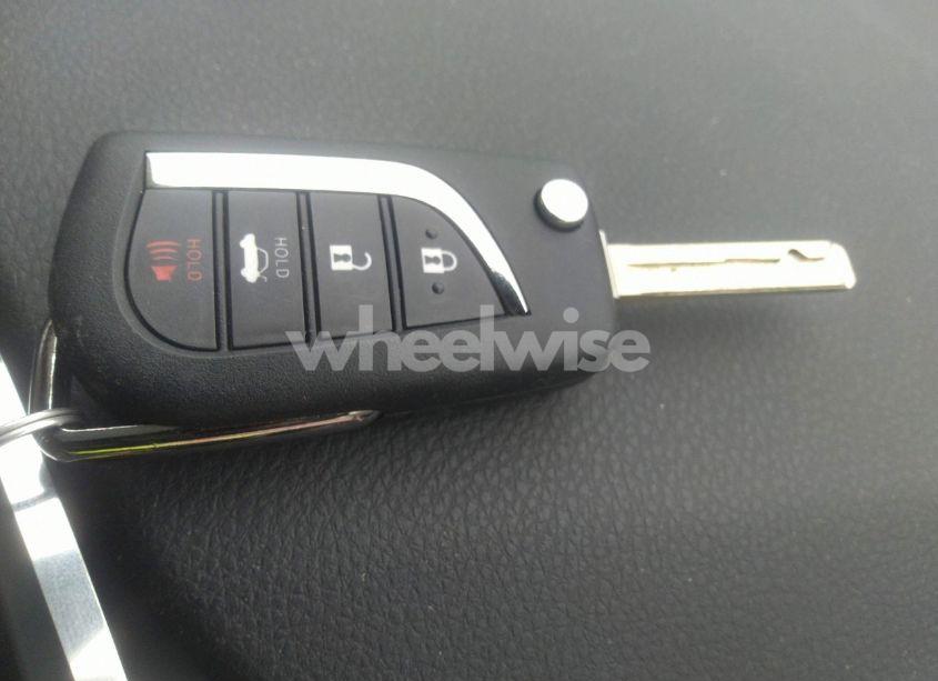 Photo 11 of 2020 Toyota Camry LE (VIN 4T1C11AK2LU945167)