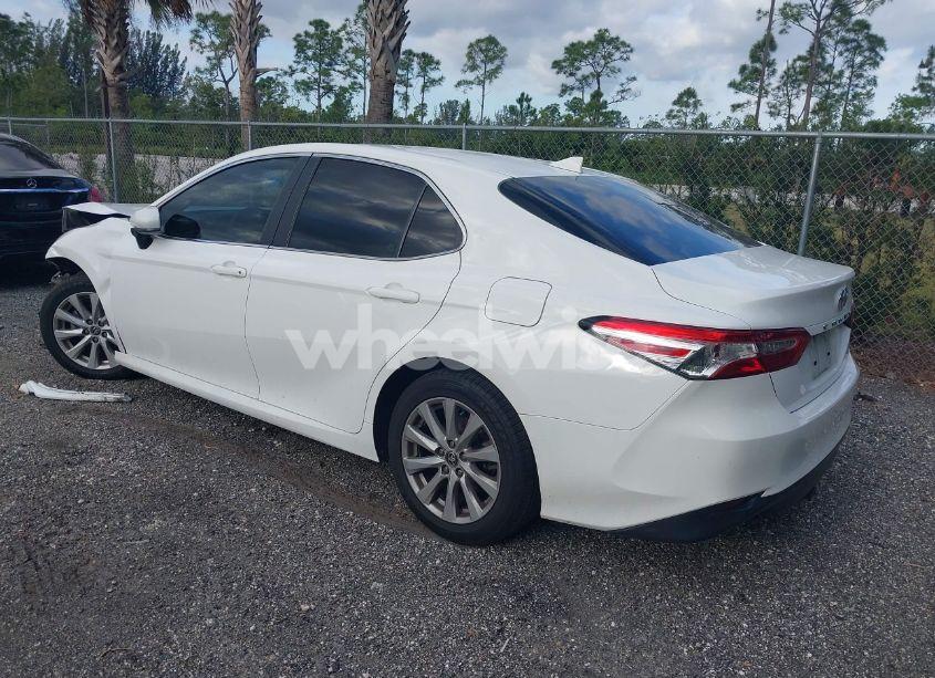 Photo 3 of 2020 Toyota Camry LE (VIN 4T1C11AK2LU950854)