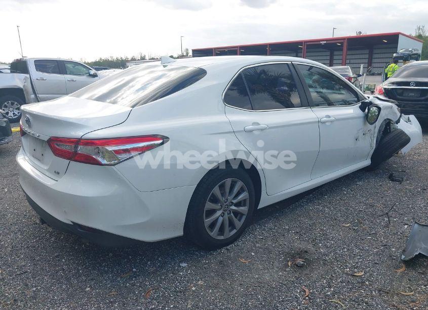 Photo 4 of 2020 Toyota Camry LE (VIN 4T1C11AK2LU950854)