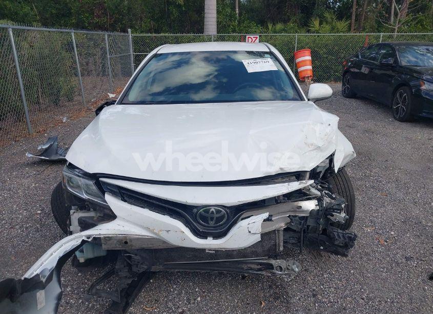 Photo 6 of 2020 Toyota Camry LE (VIN 4T1C11AK2LU950854)