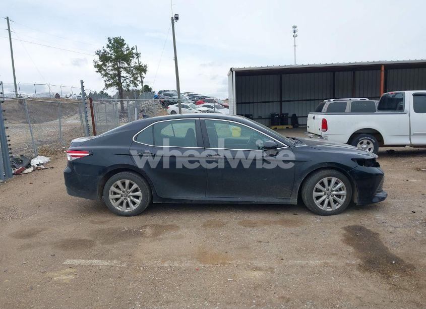 Photo 13 of 2020 Toyota Camry LE (VIN 4T1C11AK2LU967864)