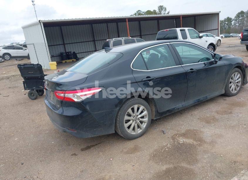 Photo 4 of 2020 Toyota Camry LE (VIN 4T1C11AK2LU967864)