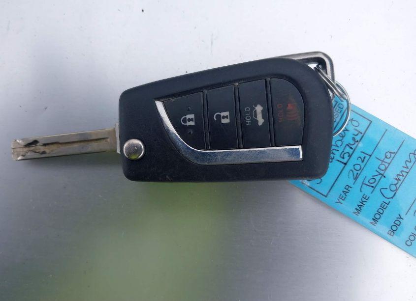 Photo 11 of 2021 Toyota Camry LE (VIN 4T1C11AK2MU555168)