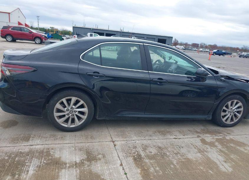 Photo 14 of 2021 Toyota Camry LE (VIN 4T1C11AK2MU555168)