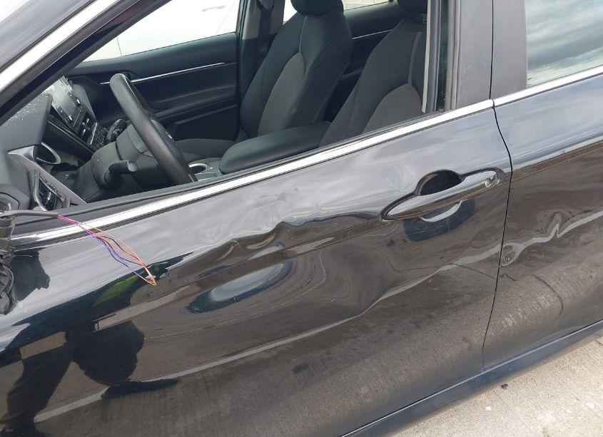 Photo 19 of 2021 Toyota Camry LE (VIN 4T1C11AK2MU555168)