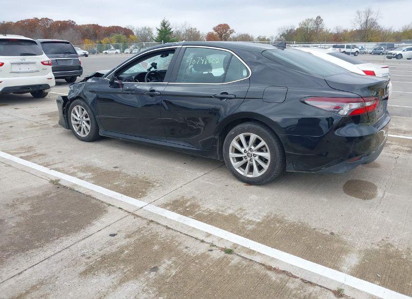 Photo 3 of 2021 Toyota Camry LE (VIN 4T1C11AK2MU555168)