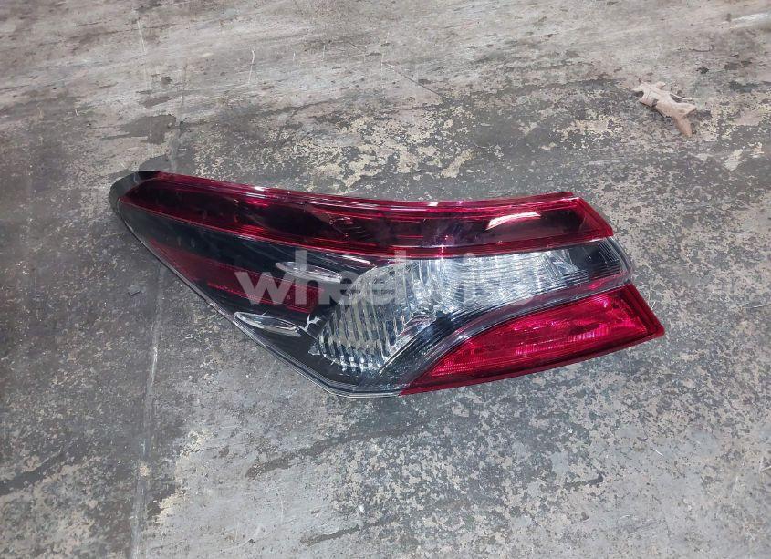 Photo 12 of 2021 Toyota Camry LE (VIN 4T1C11AK2MU567417)