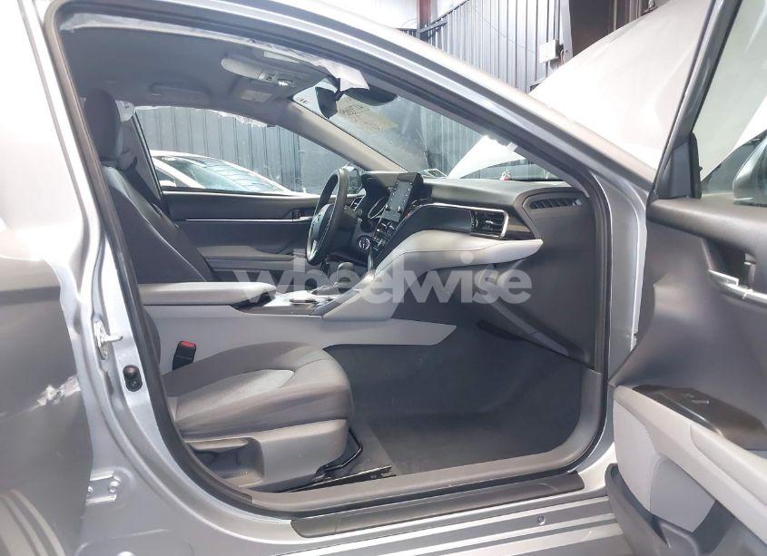 Photo 5 of 2021 Toyota Camry LE (VIN 4T1C11AK2MU567417)