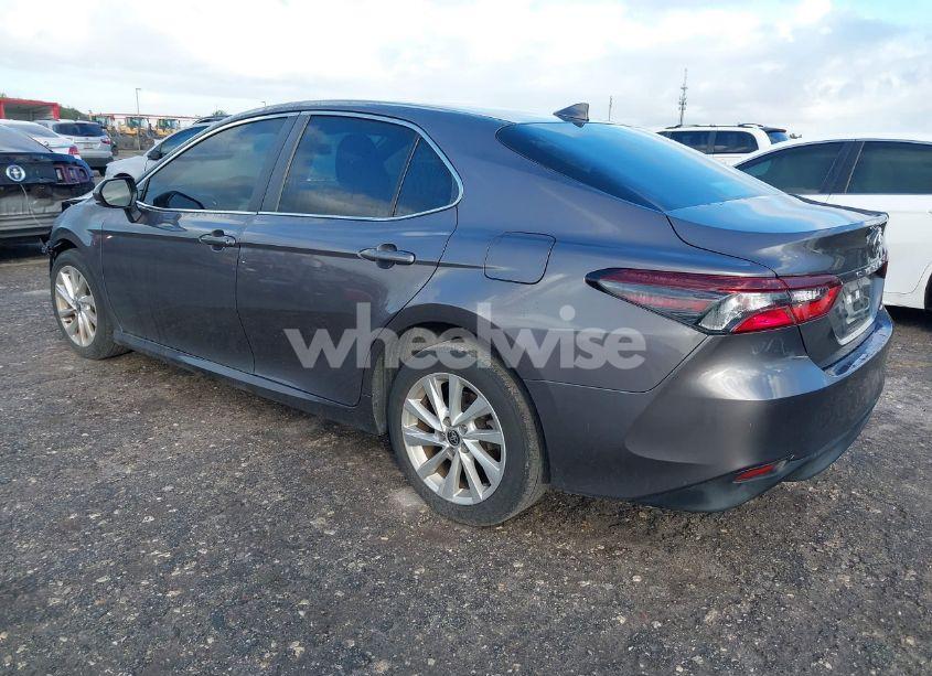 Photo 3 of 2021 Toyota Camry LE (VIN 4T1C11AK2MU594665)