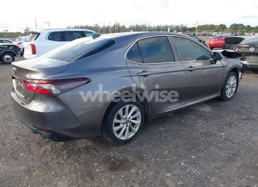 Photo 4 of 2021 Toyota Camry LE (VIN 4T1C11AK2MU594665)