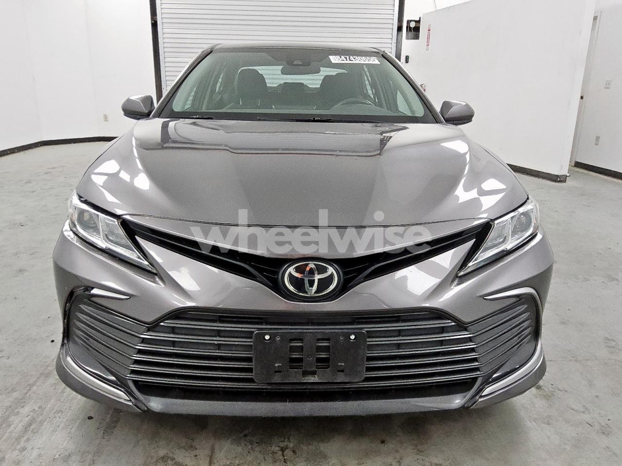 Photo 5 of 2022 TOYOTA CAMRY LE (VIN 4T1C11AK2NU028992)