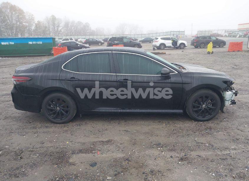 Photo 14 of 2022 Toyota Camry LE (VIN 4T1C11AK2NU617346)