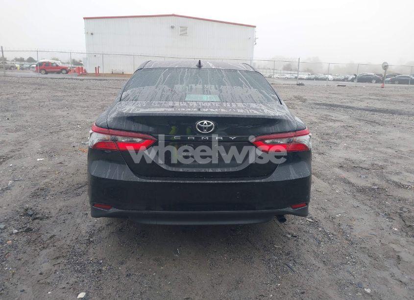 Photo 17 of 2022 Toyota Camry LE (VIN 4T1C11AK2NU617346)