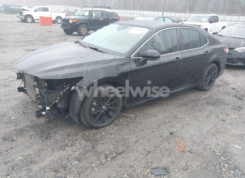 Photo 2 of 2022 Toyota Camry LE (VIN 4T1C11AK2NU617346)