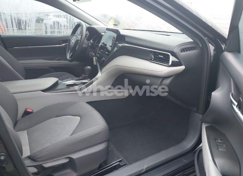 Photo 5 of 2022 Toyota Camry LE (VIN 4T1C11AK2NU617346)