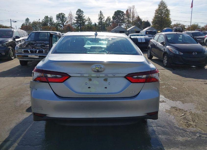 Photo 17 of 2022 Toyota Camry LE (VIN 4T1C11AK2NU617475)