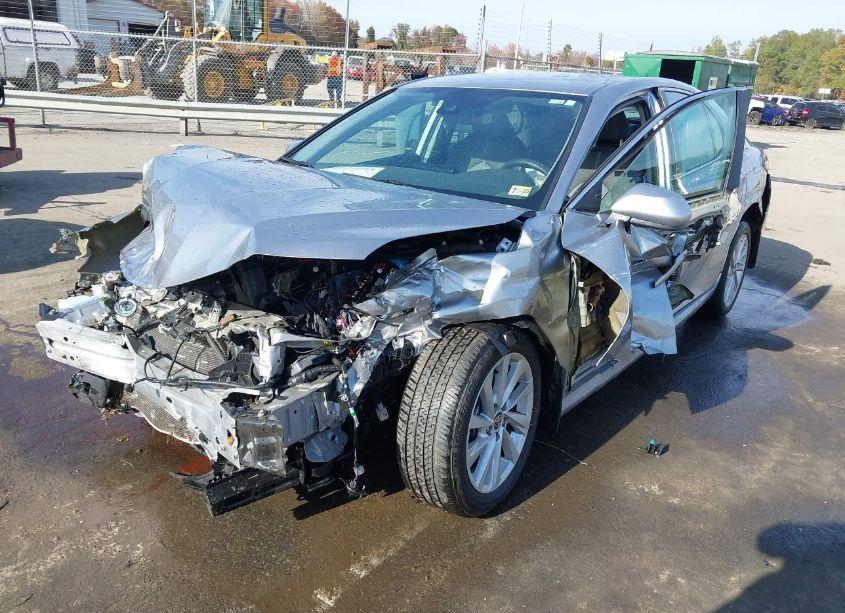 Photo 2 of 2022 Toyota Camry LE (VIN 4T1C11AK2NU617475)