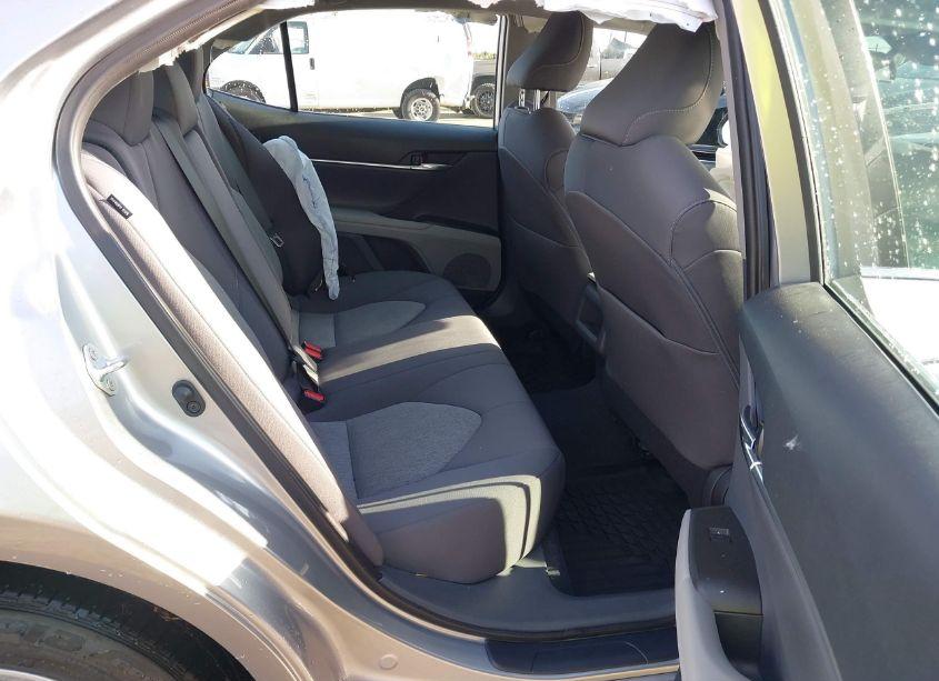 Photo 8 of 2022 Toyota Camry LE (VIN 4T1C11AK2NU617475)