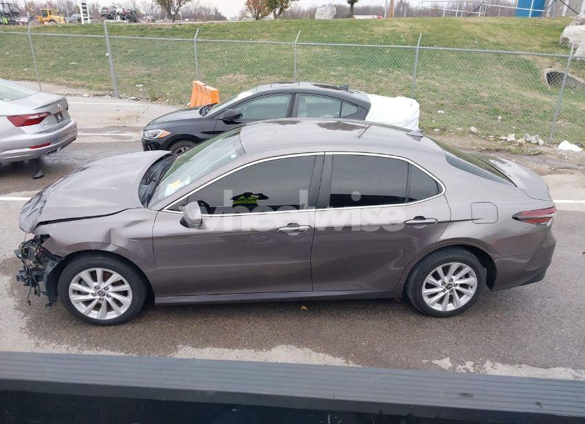 Photo 15 of 2022 Toyota Camry LE (VIN 4T1C11AK2NU665574)