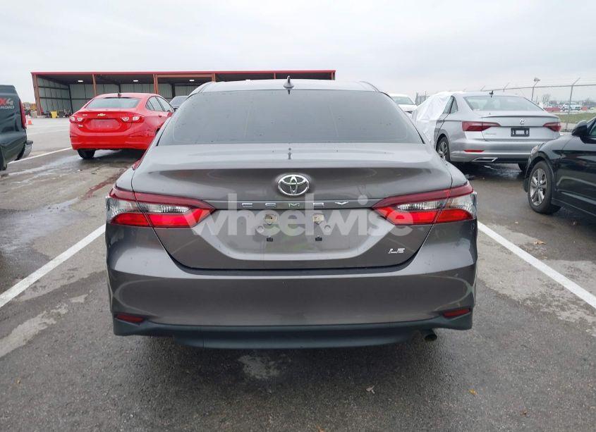 Photo 17 of 2022 Toyota Camry LE (VIN 4T1C11AK2NU665574)