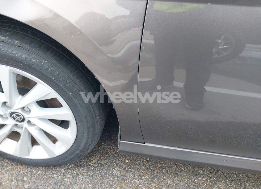 Photo 19 of 2022 Toyota Camry LE (VIN 4T1C11AK2NU665574)