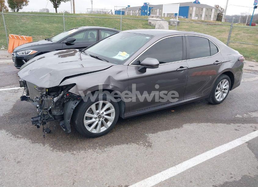 Photo 2 of 2022 Toyota Camry LE (VIN 4T1C11AK2NU665574)