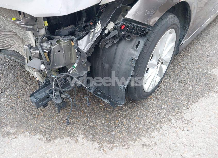 Photo 21 of 2022 Toyota Camry LE (VIN 4T1C11AK2NU665574)