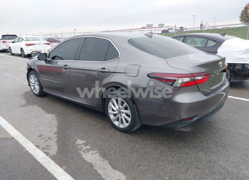 Photo 3 of 2022 Toyota Camry LE (VIN 4T1C11AK2NU665574)