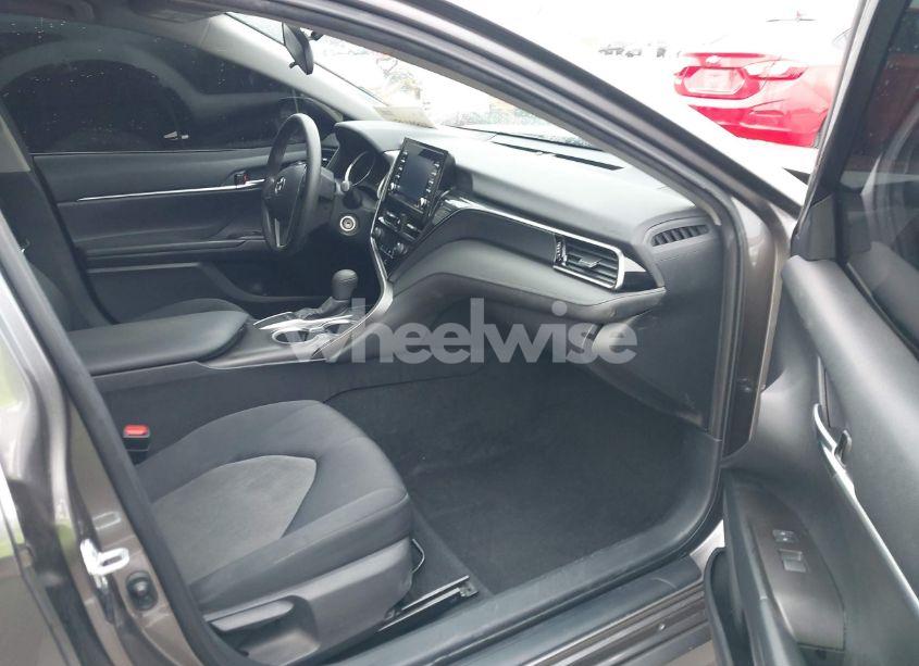 Photo 5 of 2022 Toyota Camry LE (VIN 4T1C11AK2NU665574)