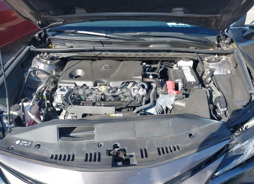 Photo 10 of 2022 Toyota Camry LE (VIN 4T1C11AK2NU679555)