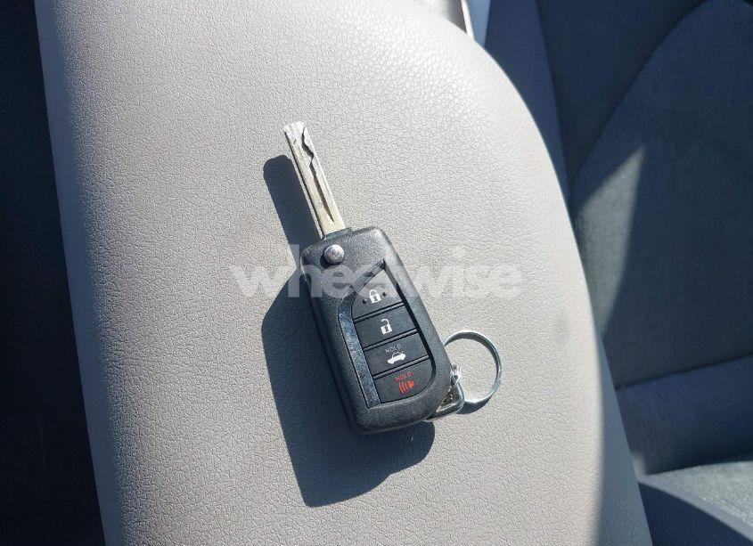 Photo 11 of 2022 Toyota Camry LE (VIN 4T1C11AK2NU679555)