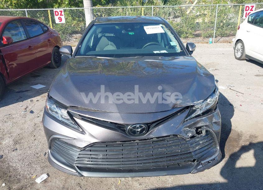 Photo 12 of 2022 Toyota Camry LE (VIN 4T1C11AK2NU679555)
