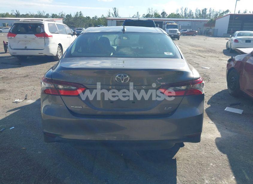 Photo 16 of 2022 Toyota Camry LE (VIN 4T1C11AK2NU679555)