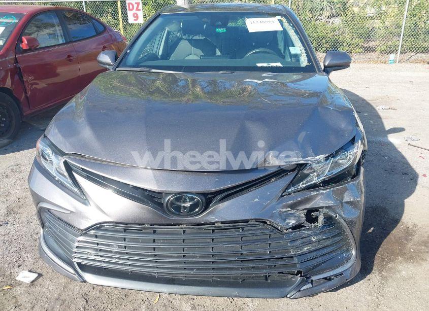 Photo 6 of 2022 Toyota Camry LE (VIN 4T1C11AK2NU679555)