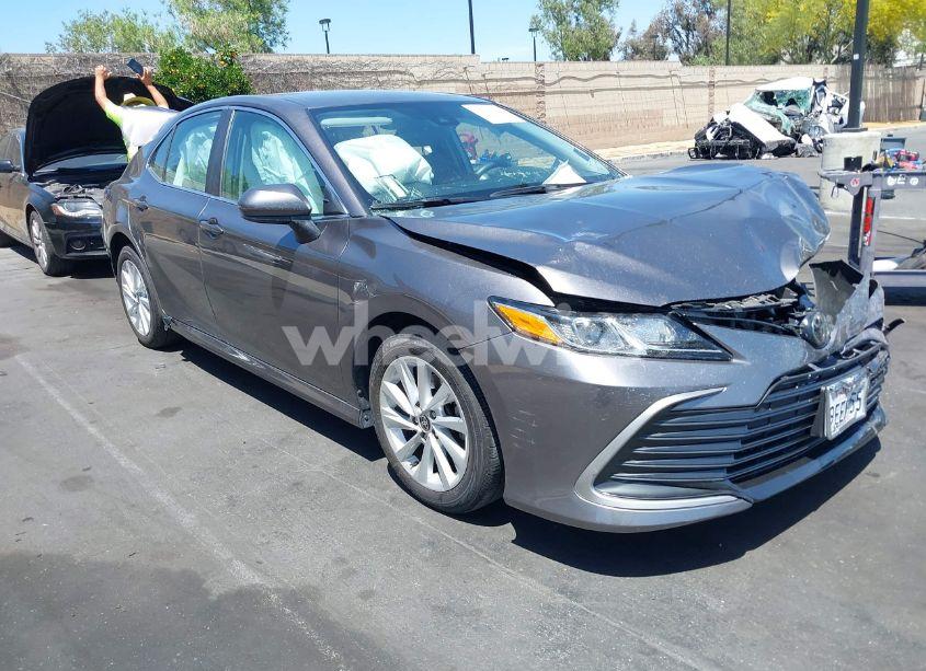 2023 Toyota Camry LE (VIN 4T1C11AK2PU117562) main photo