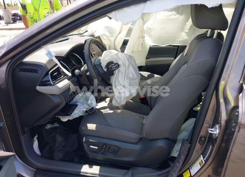 Photo 5 of 2023 Toyota Camry LE (VIN 4T1C11AK2PU117562)